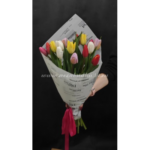 15 разноцветных тюльпанов в стильной упаковке #2