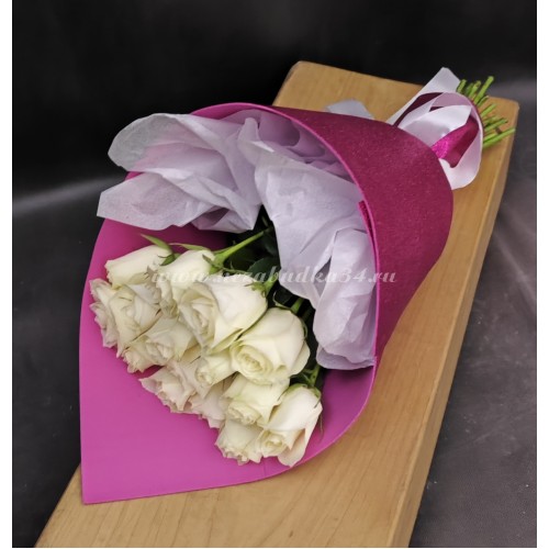 15 фирменных​ белых роз​ в стильной упаковке #4