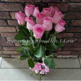 11 розовых роз под ленту